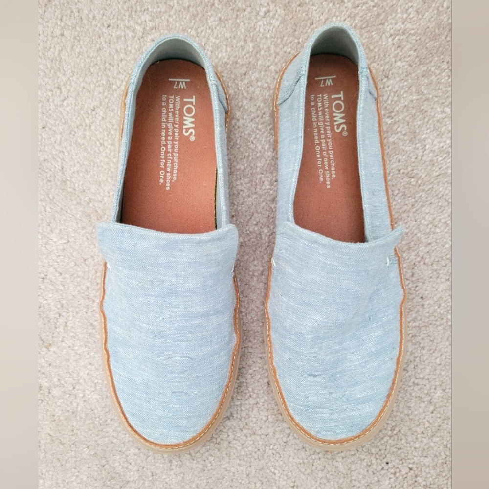 Toms Chambray slip ons
